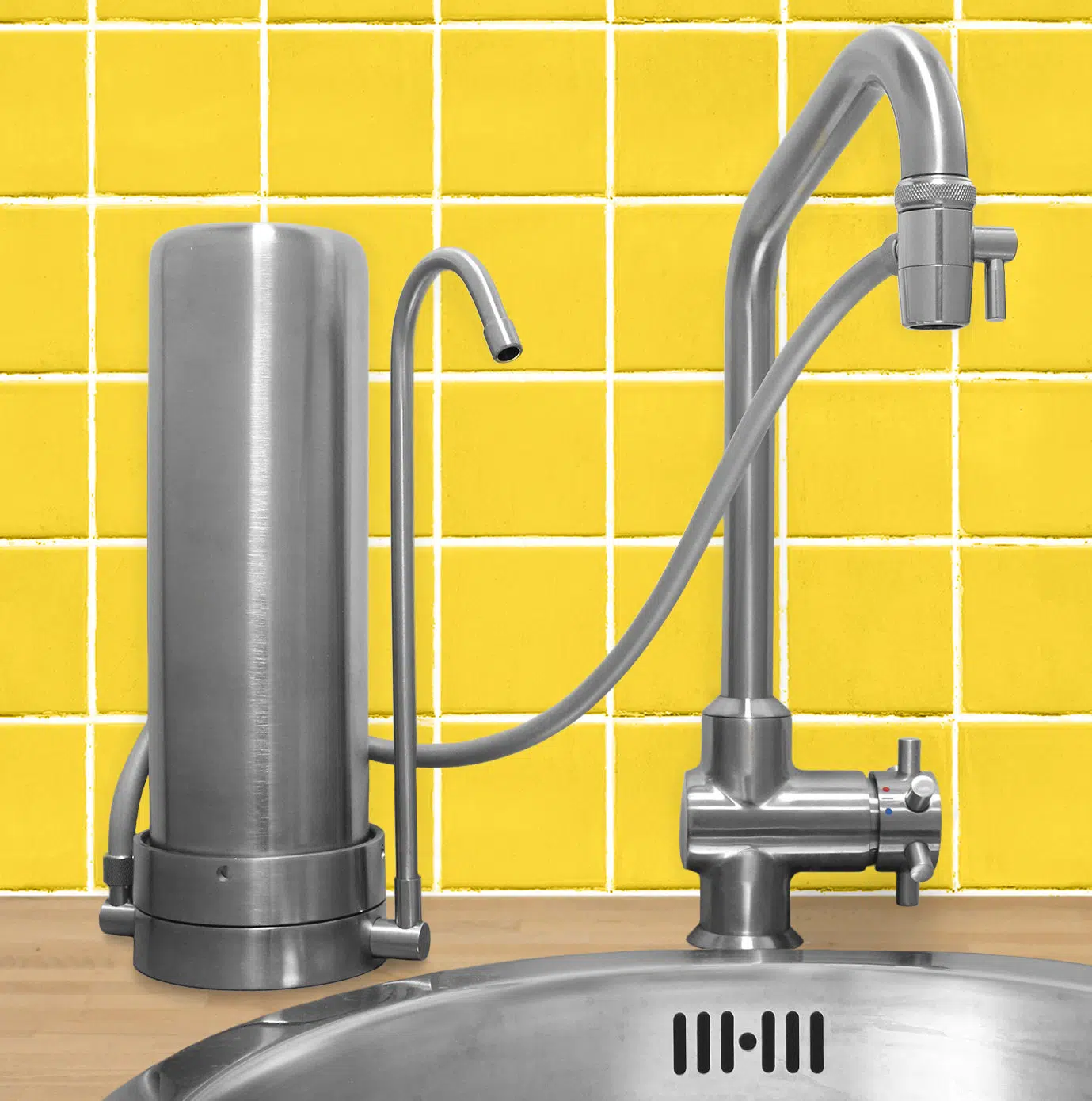 hydropure-filtre-sur-vier-100-inox-sur-plan-de-travail image 3