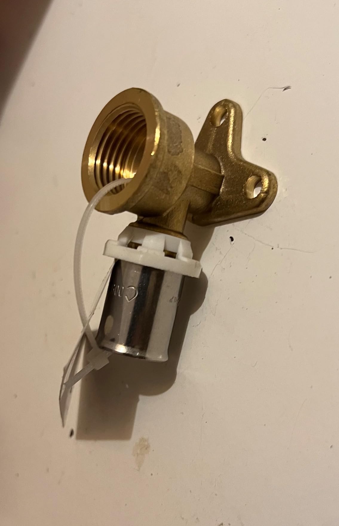 Très bonne applique NF
